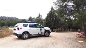 Agentes medioambientales vigilan la Fuente del Moro